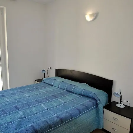 Piazzo Sleeps 4 Pool Wifi Vercana